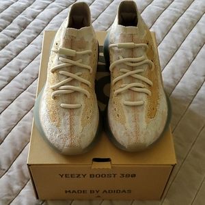 Yeezy 380 Pepper size 6 men 7.5 women